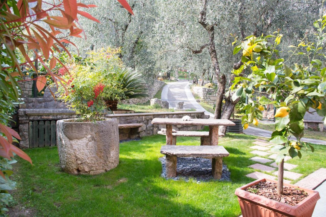 Guesthouse "Villa Tamas" Limone sul Garda Eksteriør billede