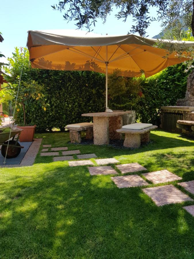 Guesthouse "Villa Tamas" Limone sul Garda Eksteriør billede
